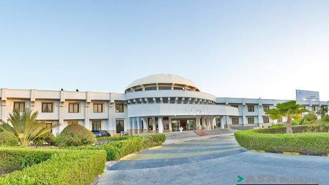 نمای ظاهری هتل لاله